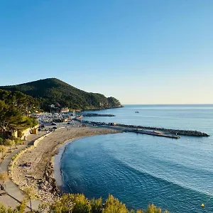 Appartement Cosy En Bord De, Saint-Cyr-sur-Mer
